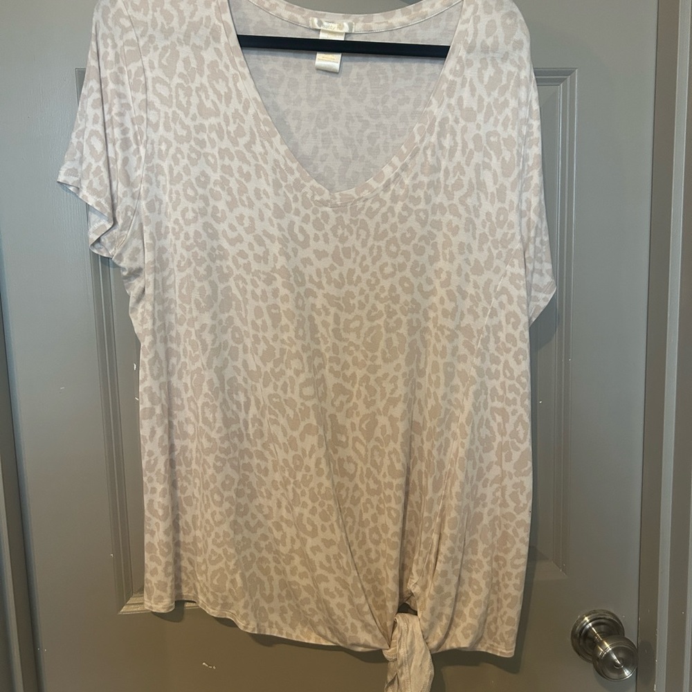 Cheetah print tie short sleeve top